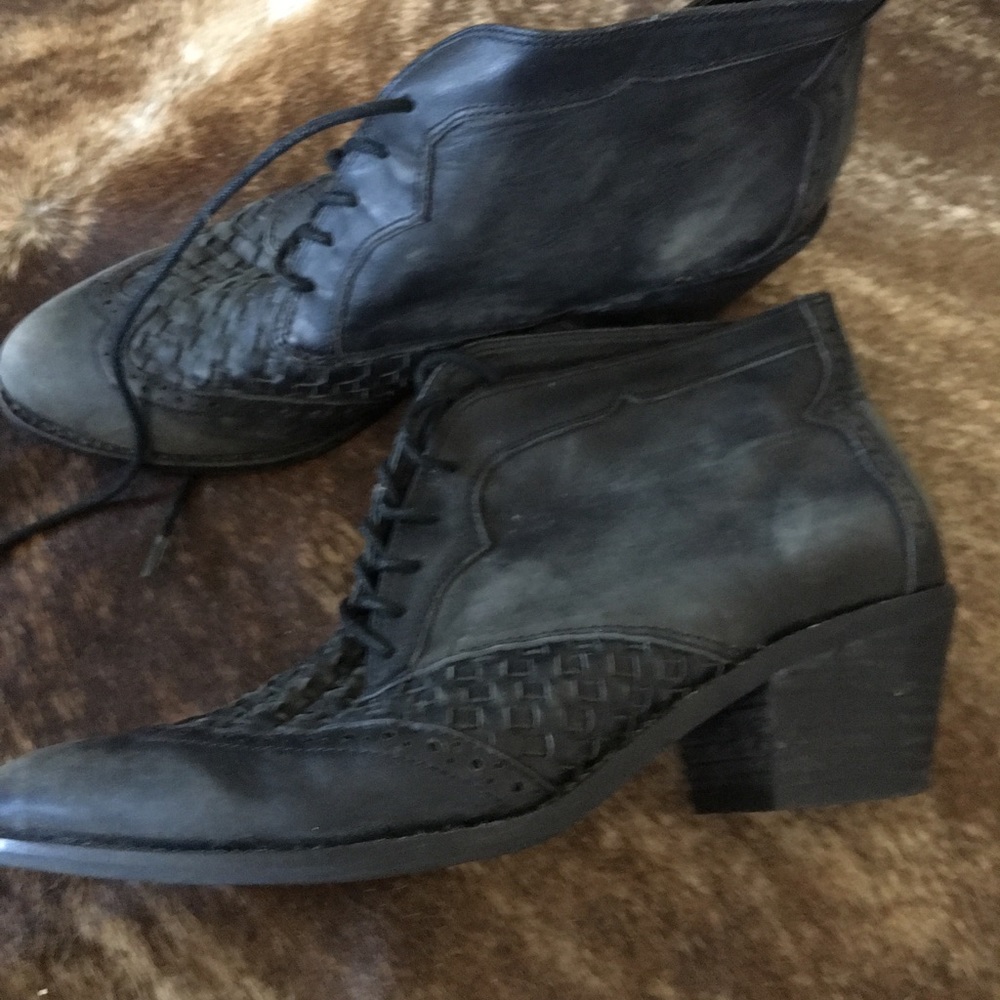 Jeffrey Campbell leather shooter booties size 10